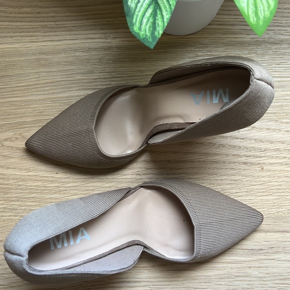 Nude heels - Picture 2 of 3